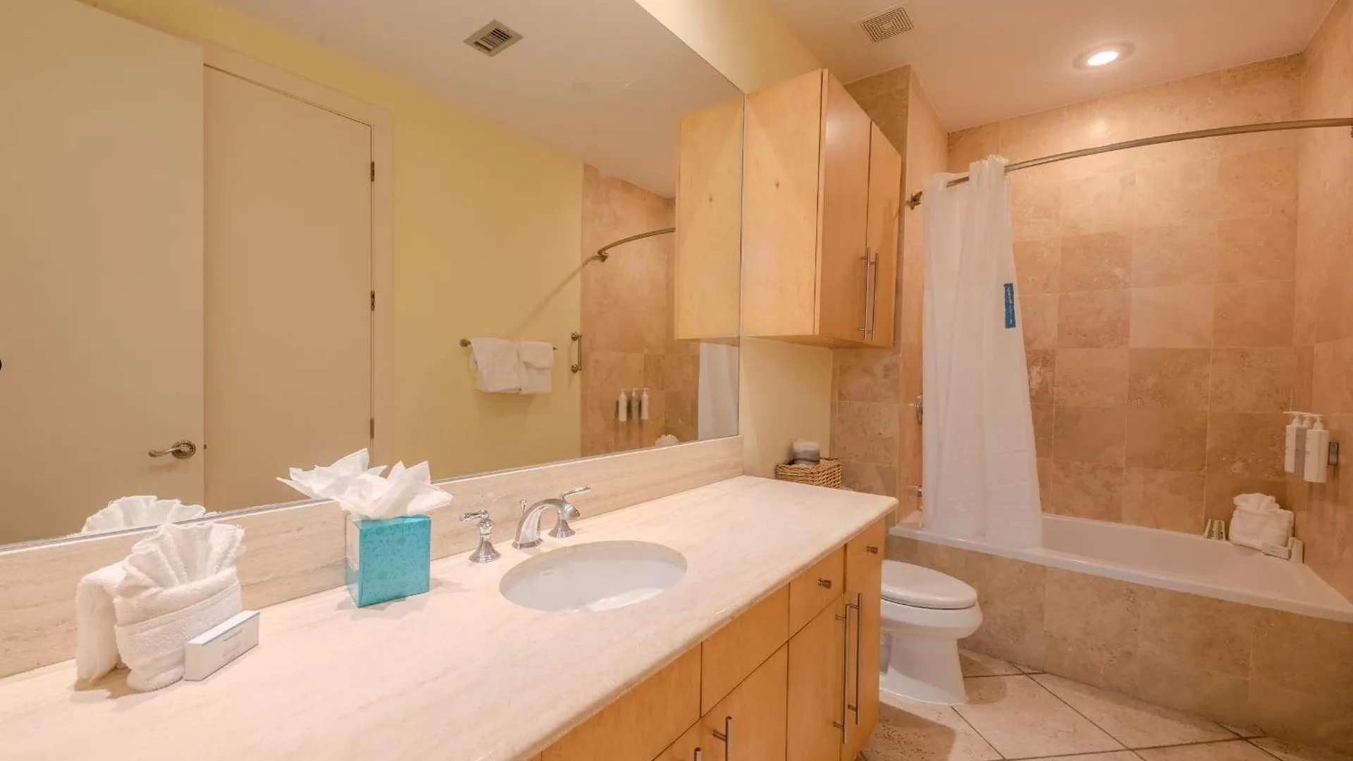 Apartment 1901 Sapphire Beachfront 3 Bedroom *