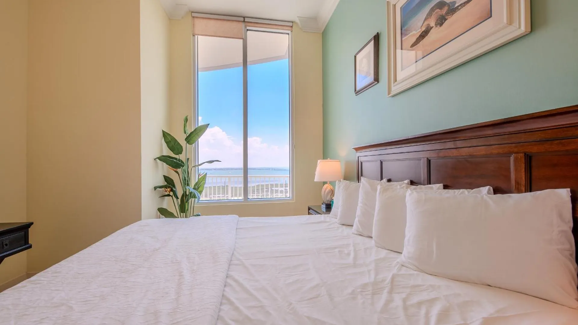 1901 Sapphire Beachfront 3 Bedroom Apartment South Padre Island