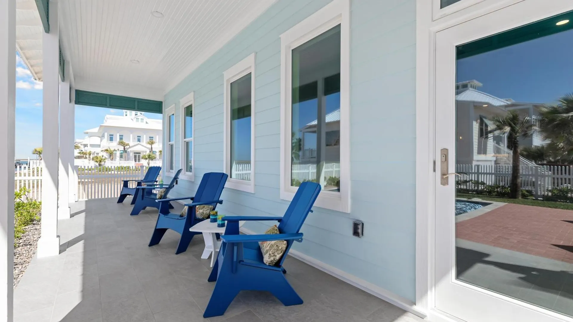 Holiday home Lucky Turtle - Private Marina Front With Pool