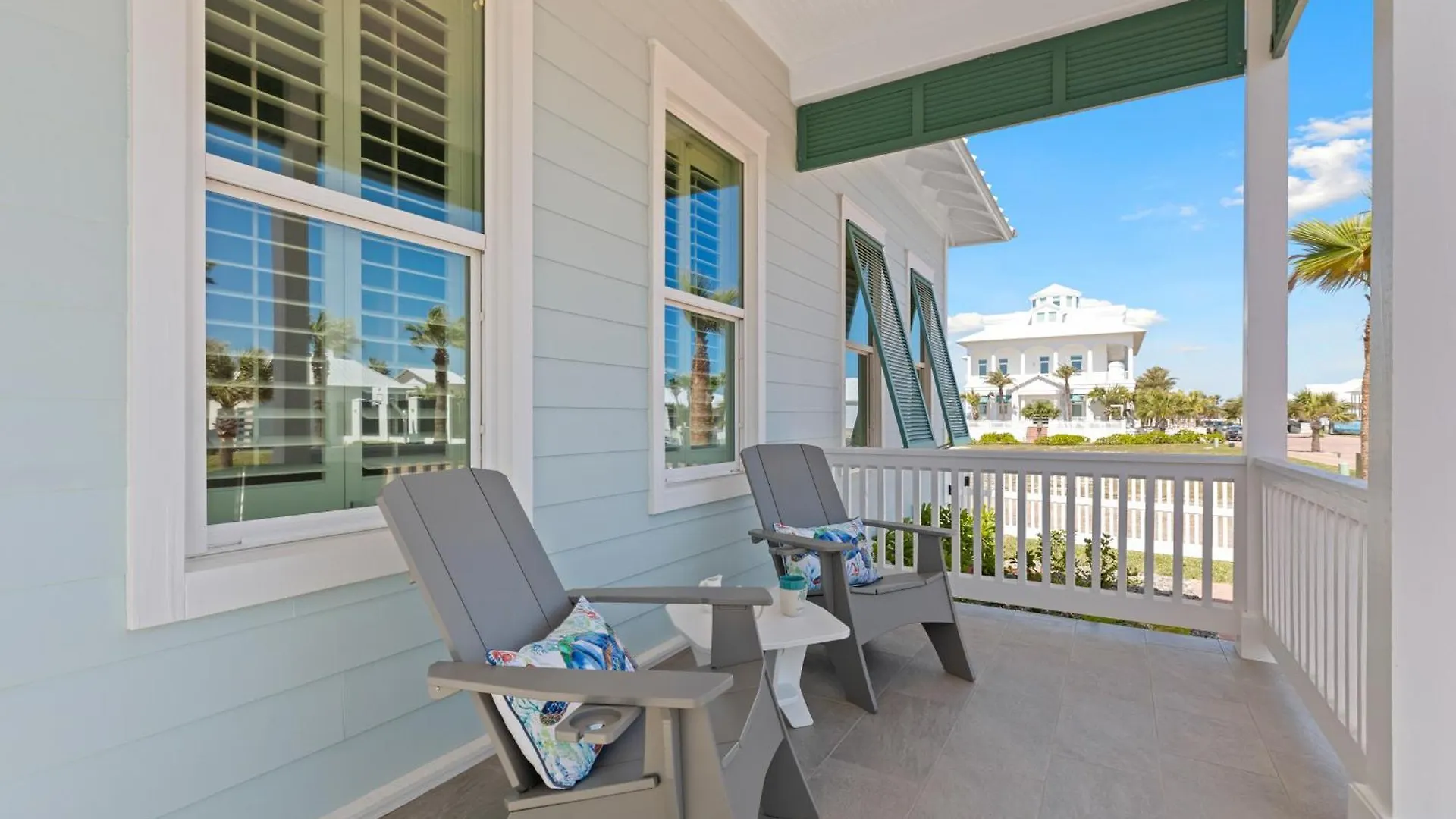 Lucky Turtle - Private Marina Front With Pool Holiday home *