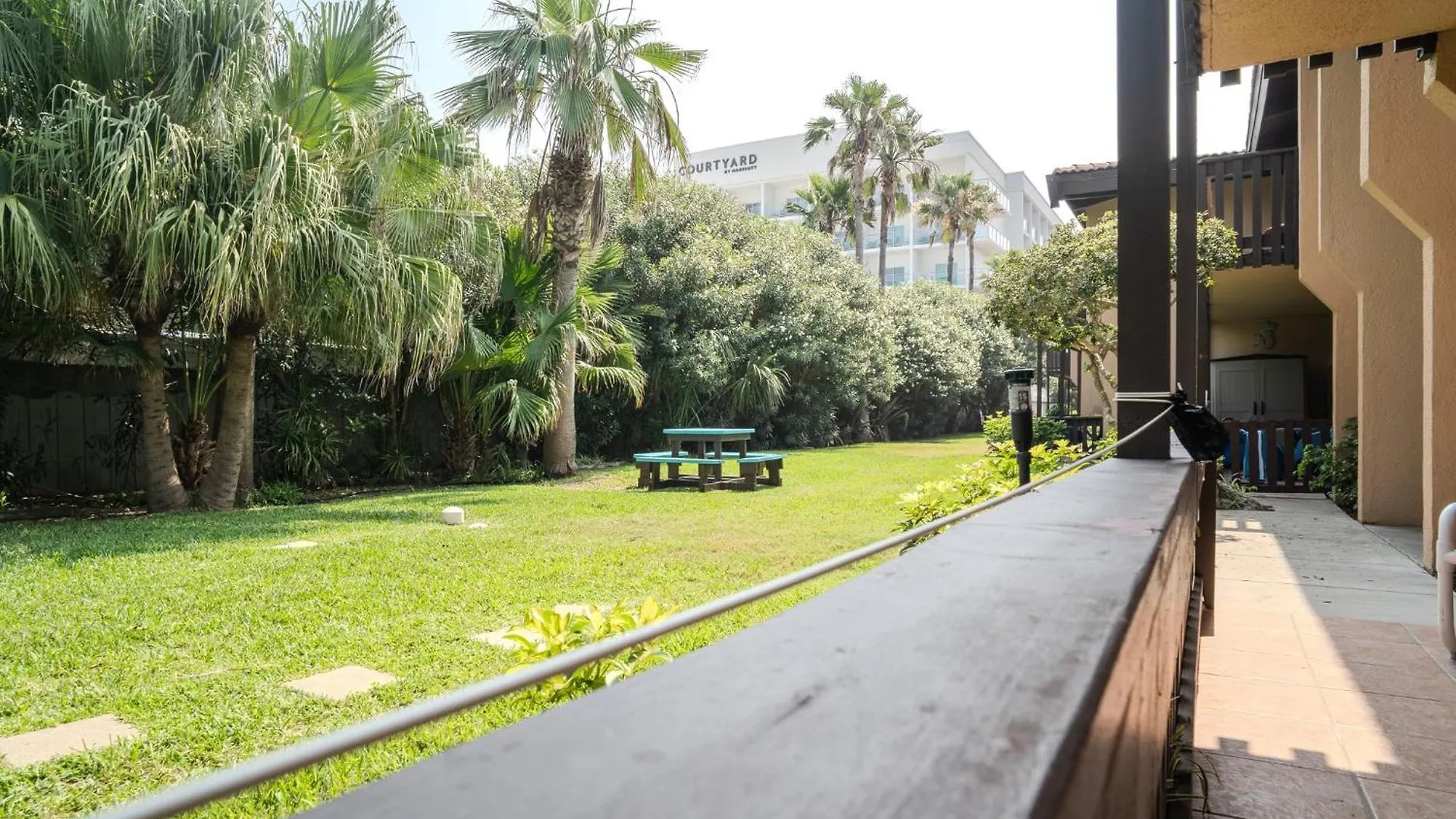Apartment Toucans Retreat Tranquil 1br With Patio 102