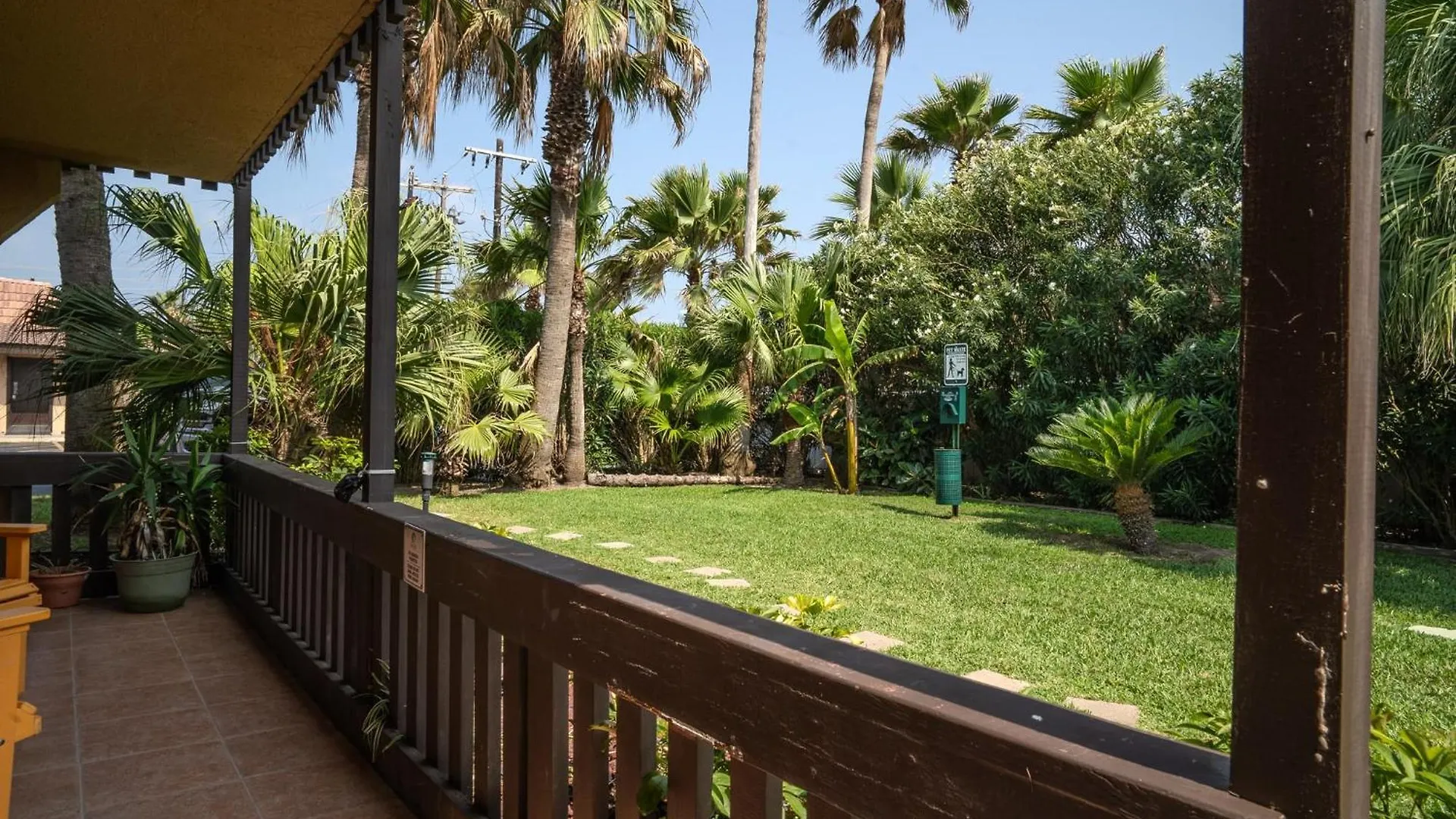 Toucans Retreat Tranquil 1br With Patio 102 *