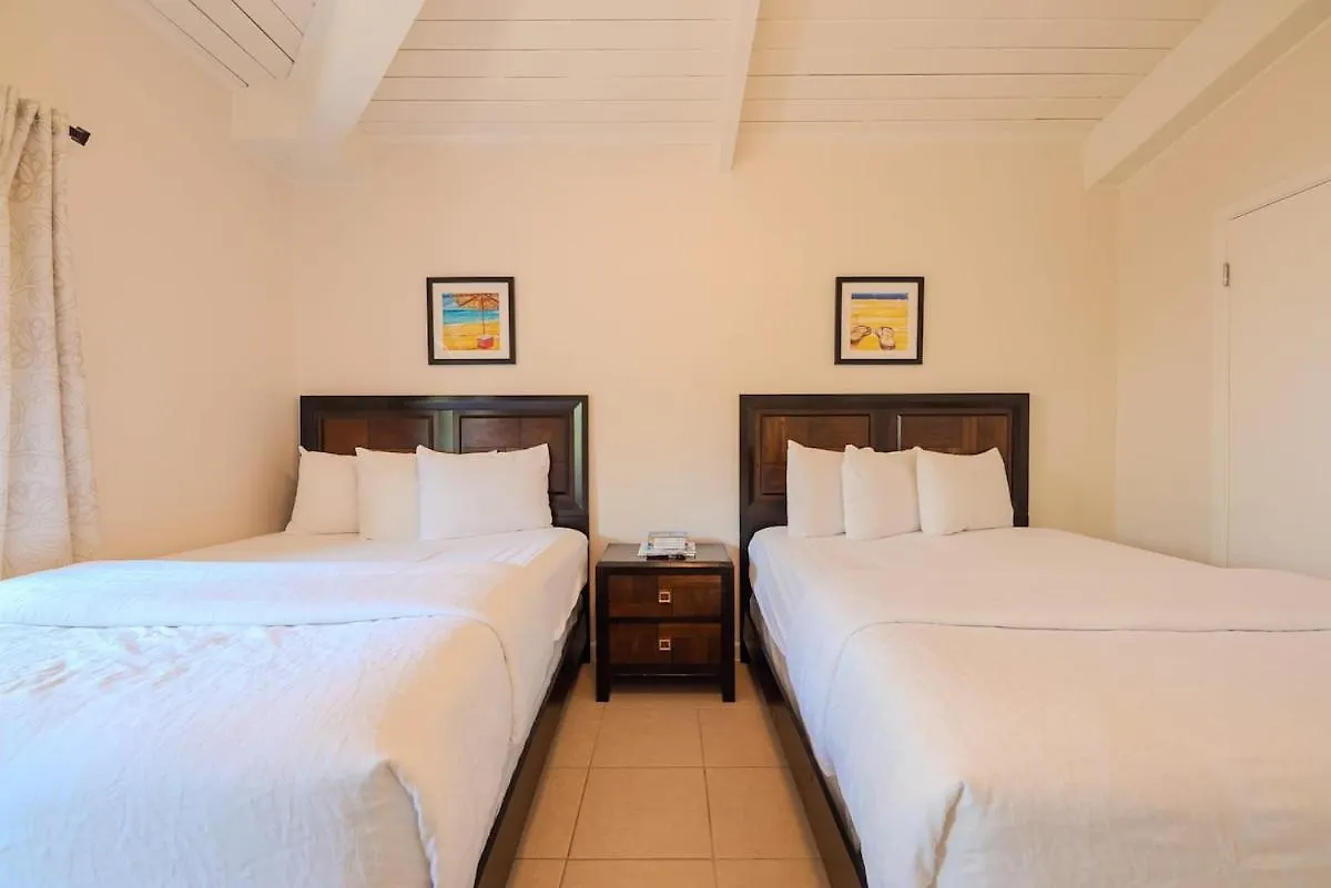 Tropical Retreat Coastal 1br Getaway With Balcony 212 *