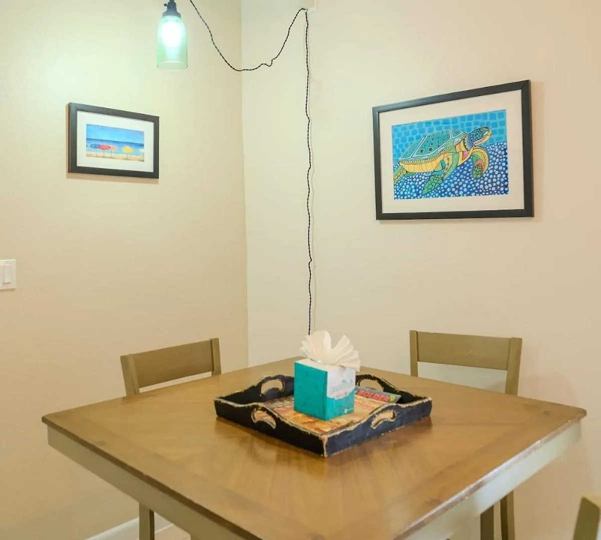 Tropical Retreat Coastal 1br Getaway With Balcony 212