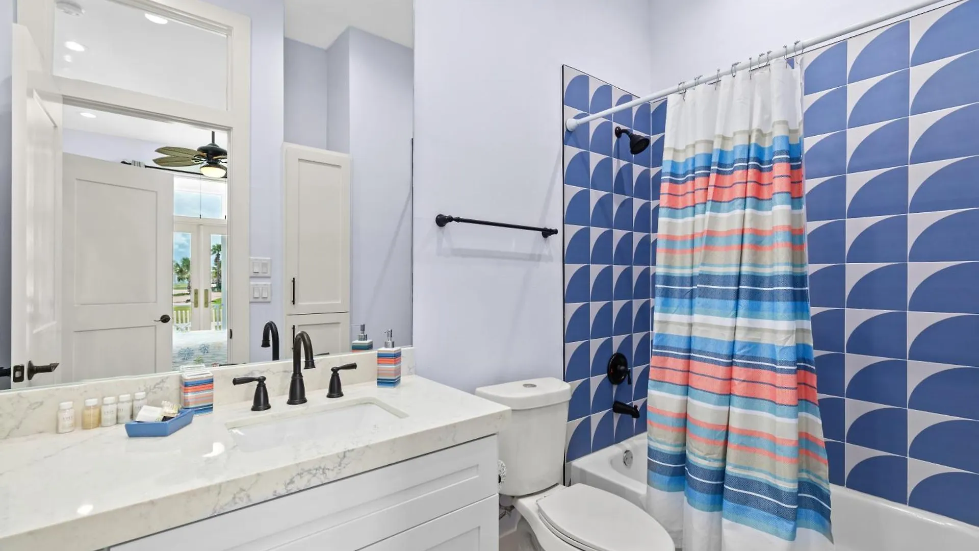Seaside Rendezvous - Private Across From Community Park