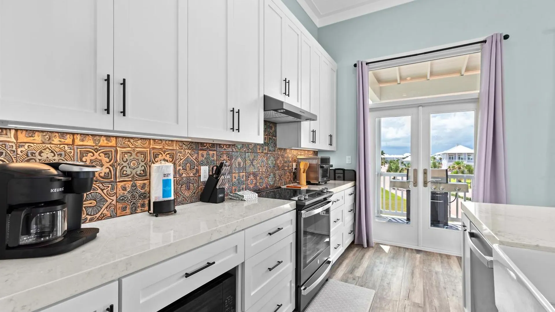 Holiday home Seaside Rendezvous - Private Across From Community Park