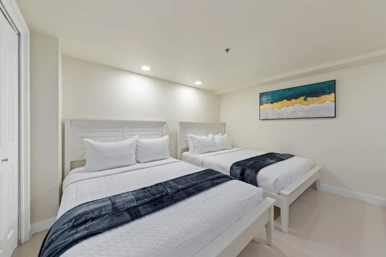 Luxury 6th Floor Amazing Views *