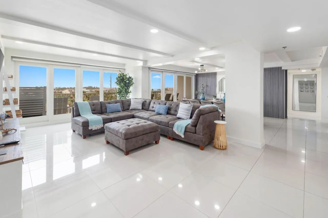 Amazing Beachcombers Paradise Apartment