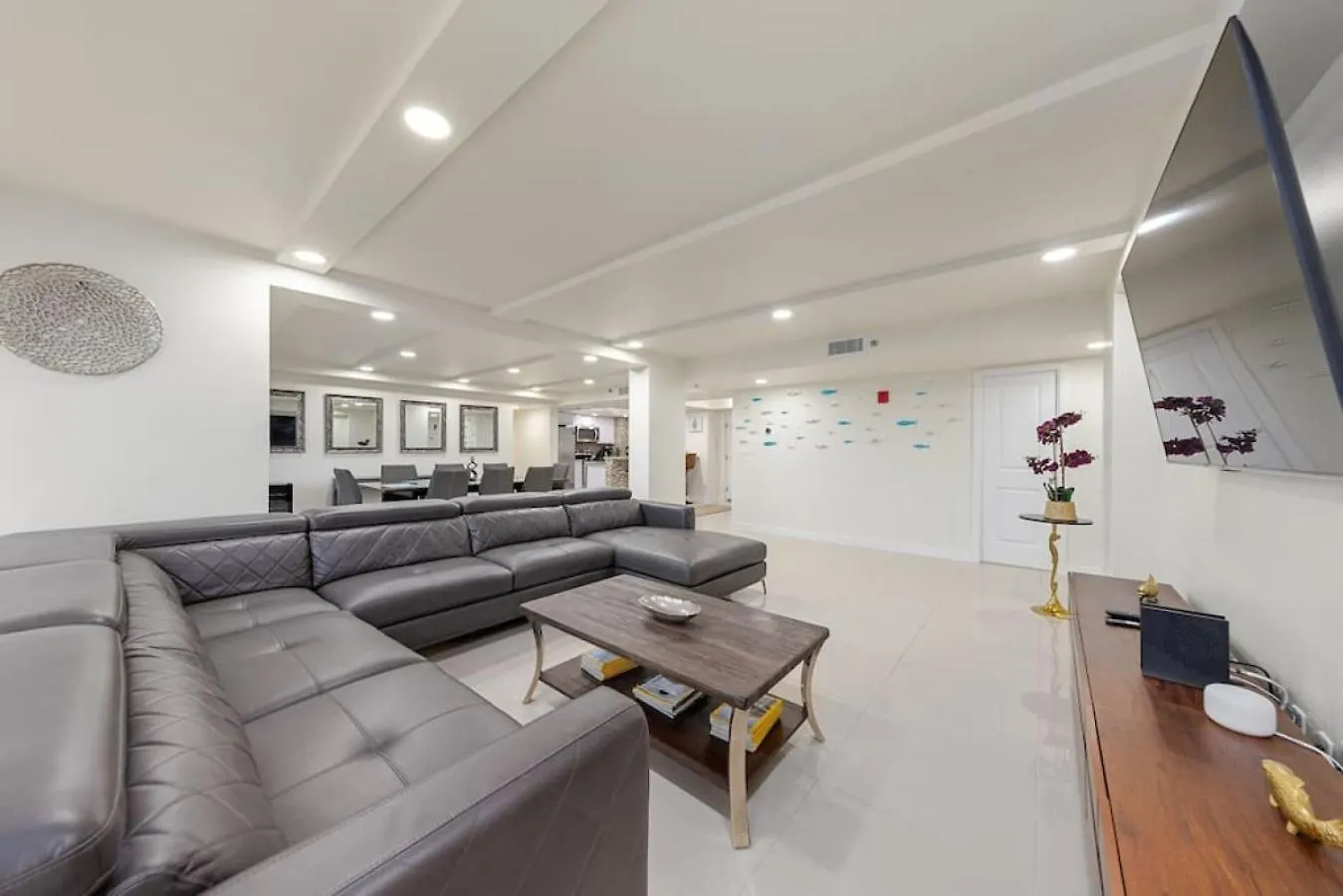 Luxury 6th Floor Amazing Views Apartment *