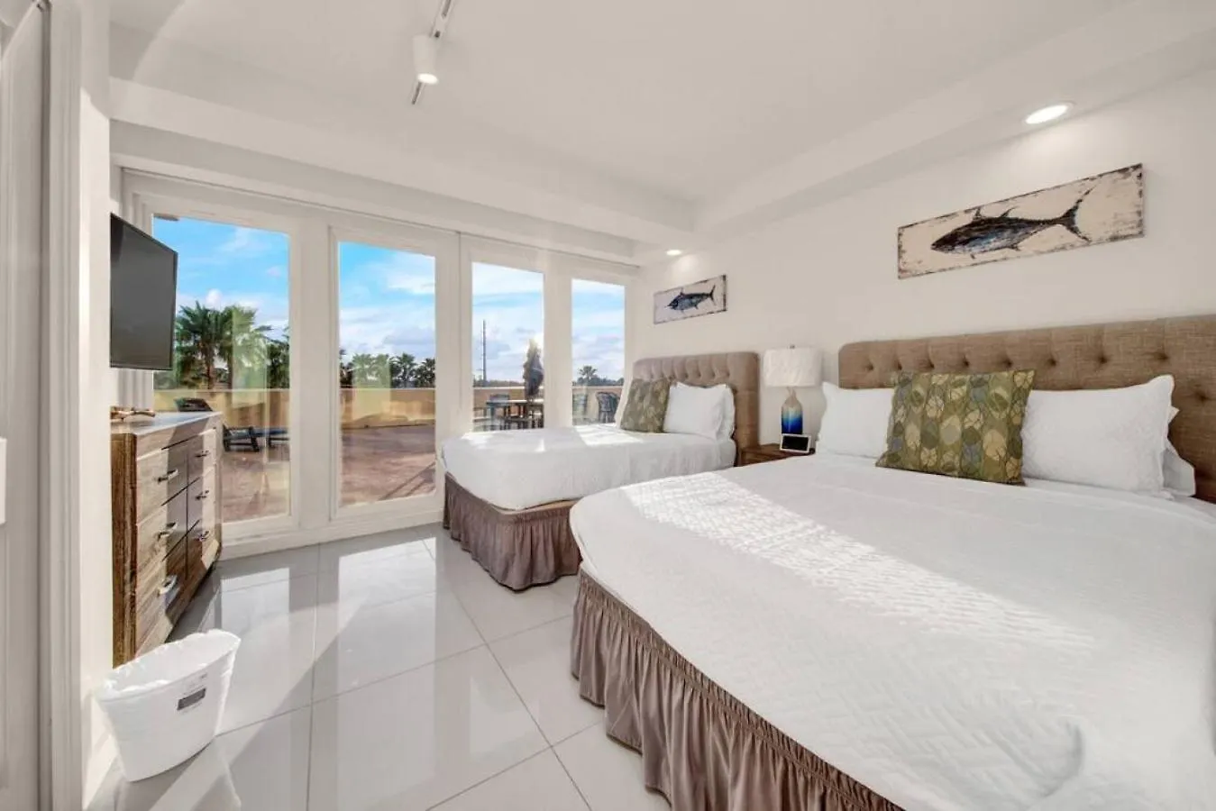 Luxury Beachfront With Amazing Sunset Views