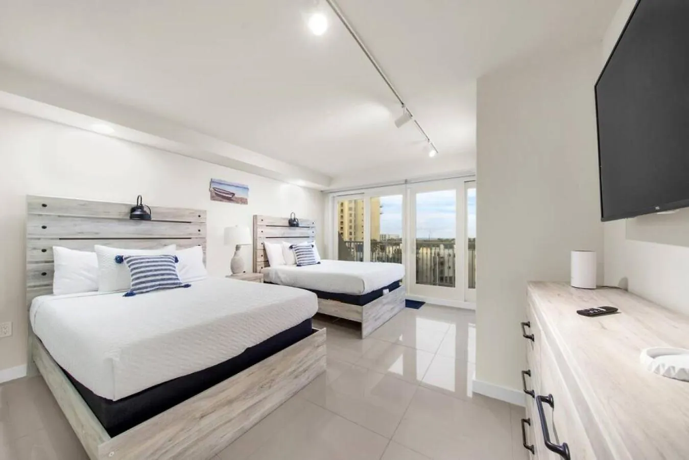 Amazing 5th Floor Beachfront Wonderful Views