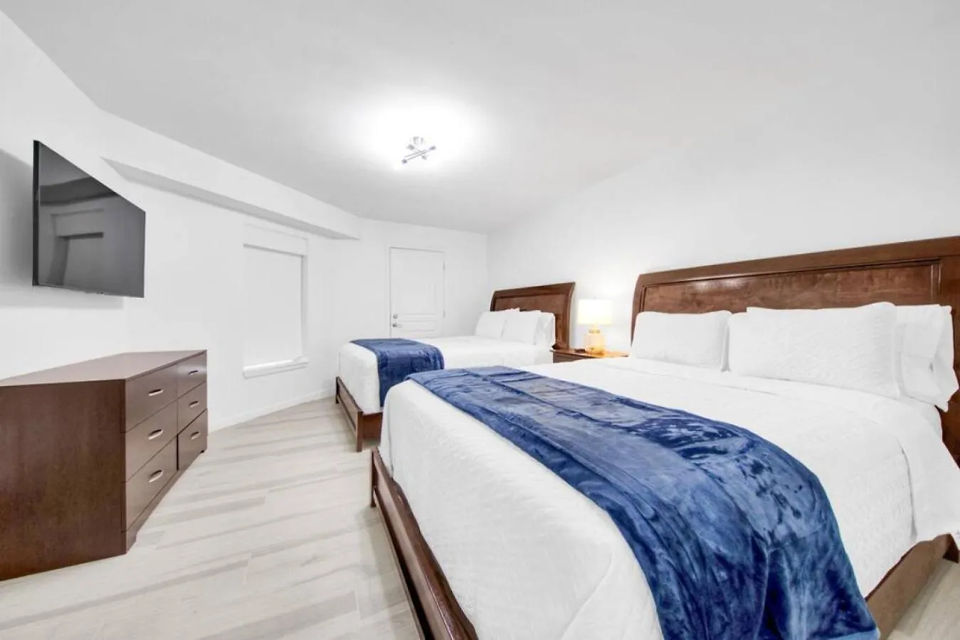 Amazing 7th Floor Beachfront Wonderful Views
