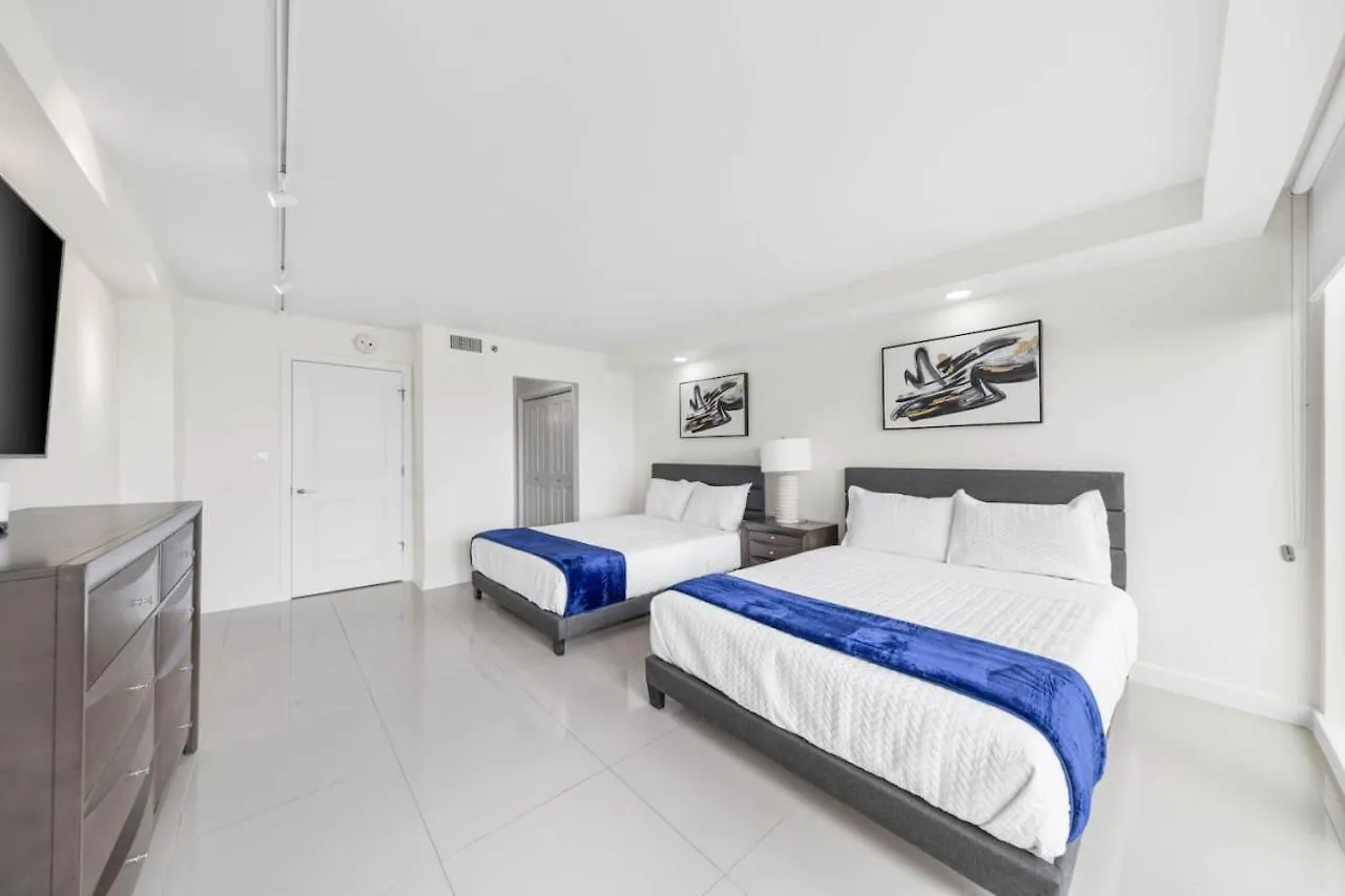 Solare Tower, Sunset Oasis, Beachfront Complex Apartment