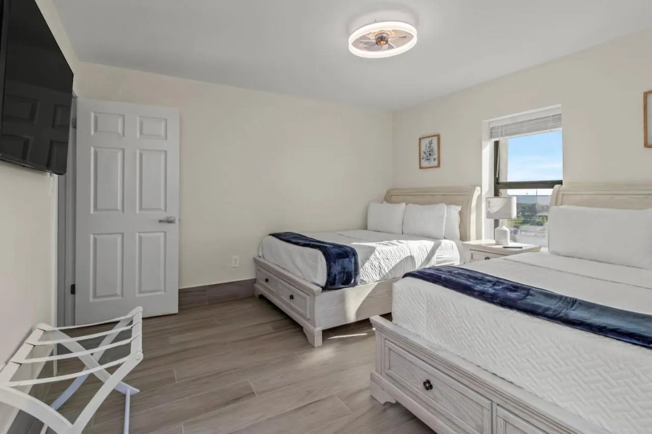 Saida Beachfront Oceanview Charm Apartment *