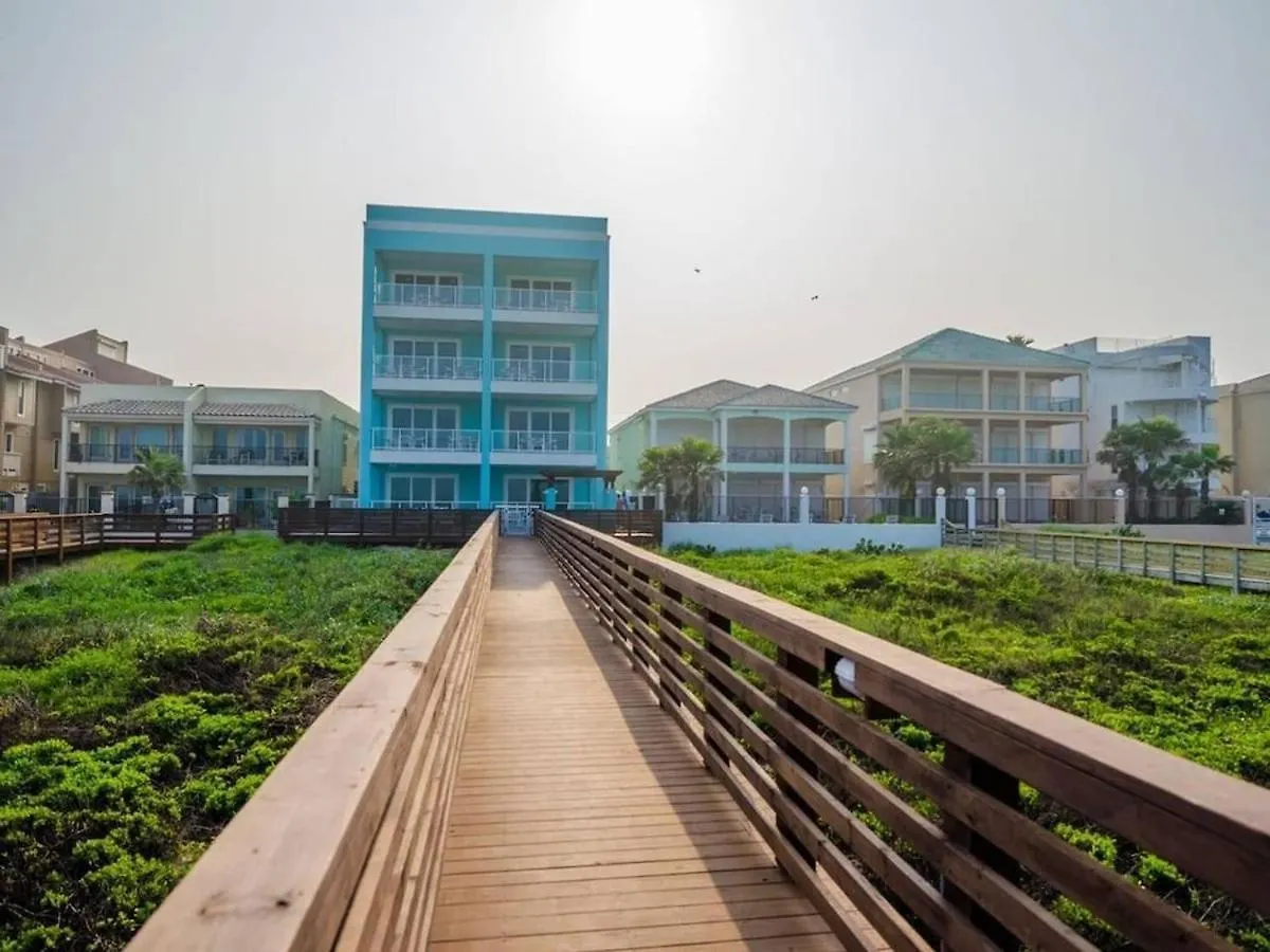 5 Bedroom Beachfront - 2nd Floor *