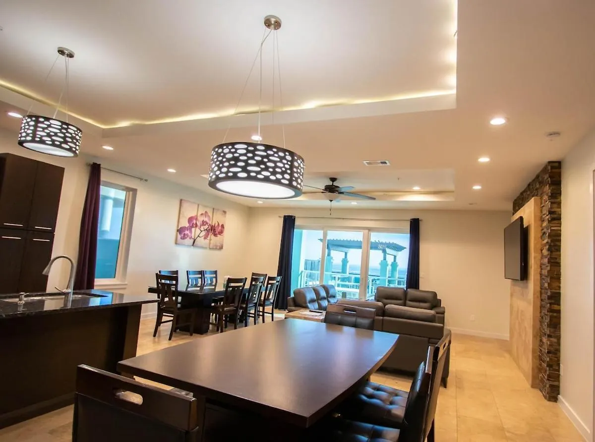 Beachfront 3 Bedroom *