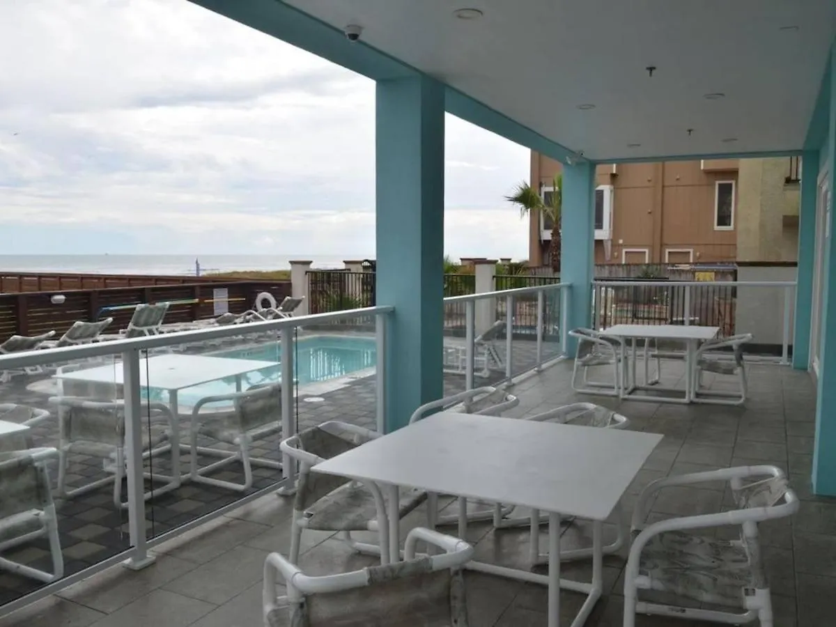 Apartment Beachfront 3 Bedroom *