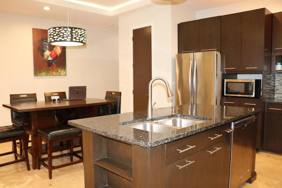 Beachfront 3 Bedroom Apartment *