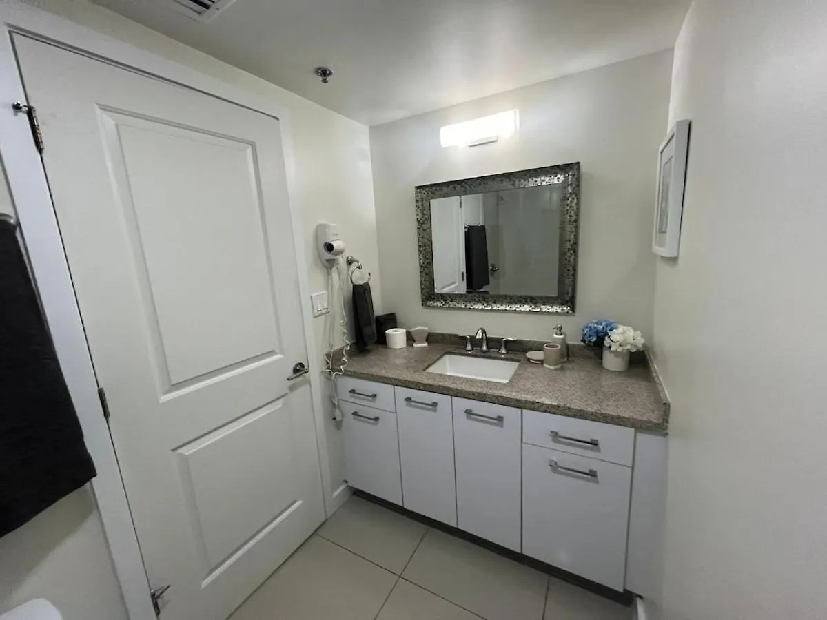 Apartment Beachfront Luxury Renewed