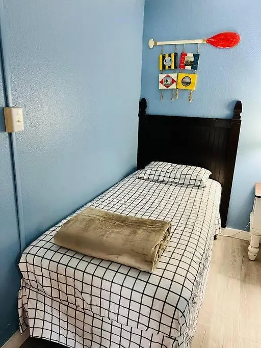 2 Bedroom Walk To The Appartamento South Padre Island