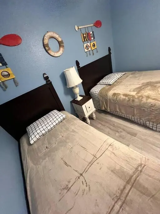 2 Bedroom Walk To The Appartamento South Padre Island