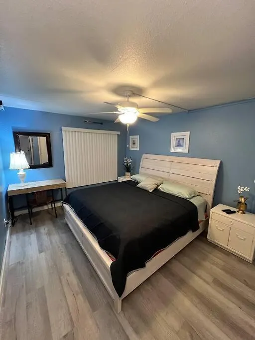 Appartamento 2 Bedroom Walk To The *