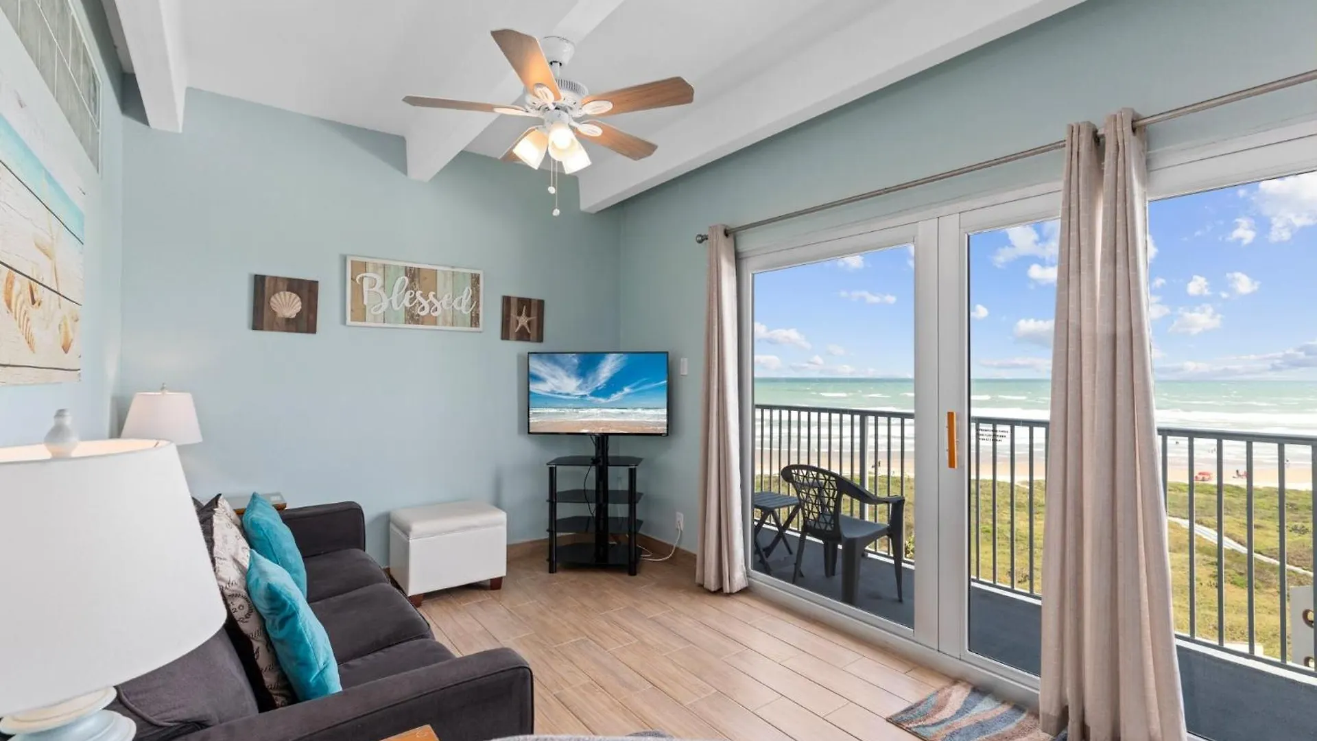 Aquarius 606 Apartment *