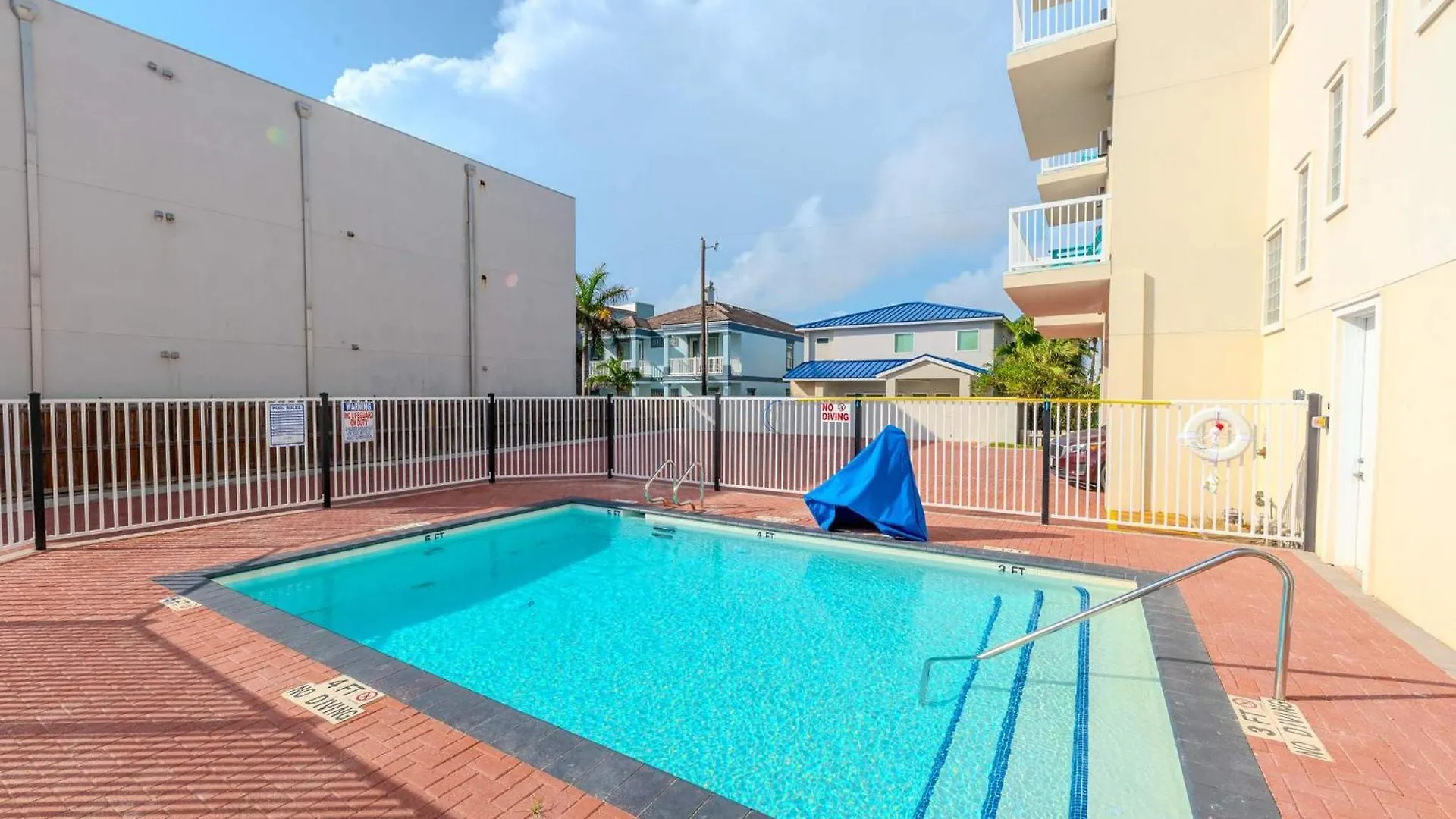 Sailfish Retreat Apartment *
