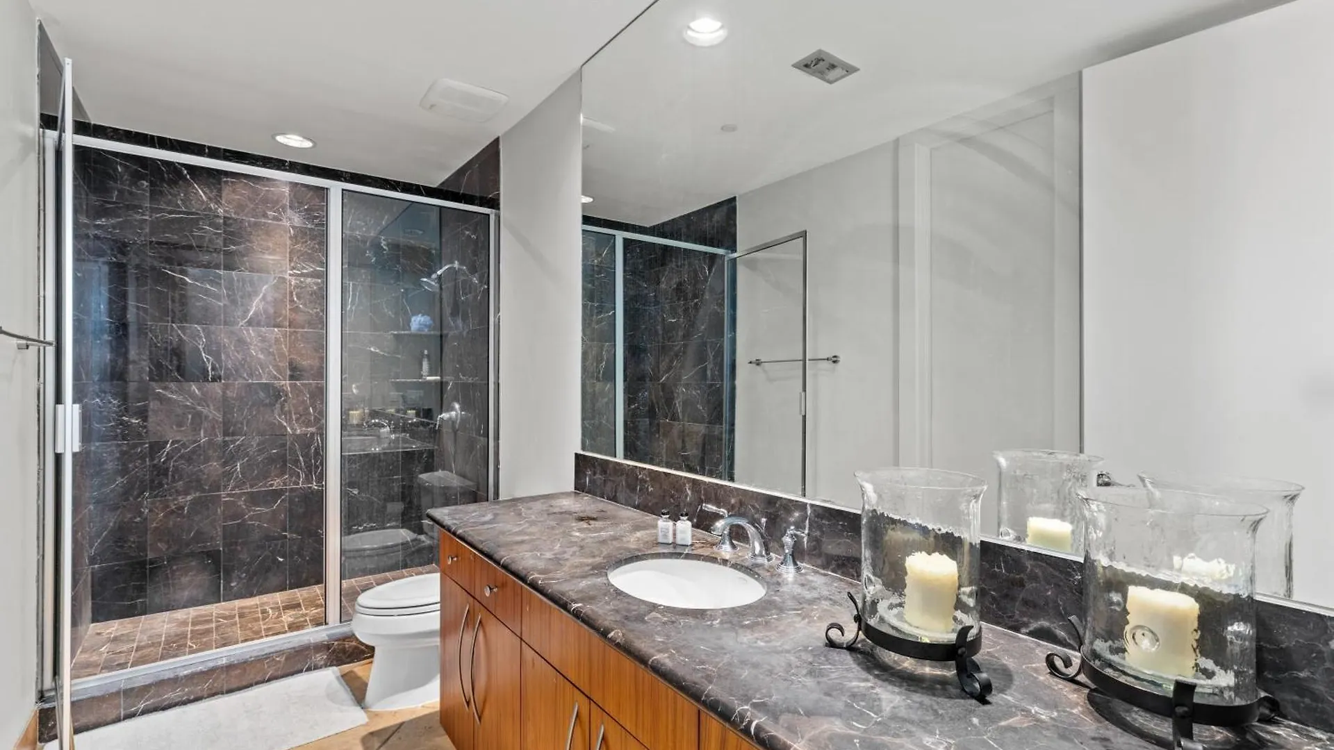 Apartment Sapphire & Unit # 2106
