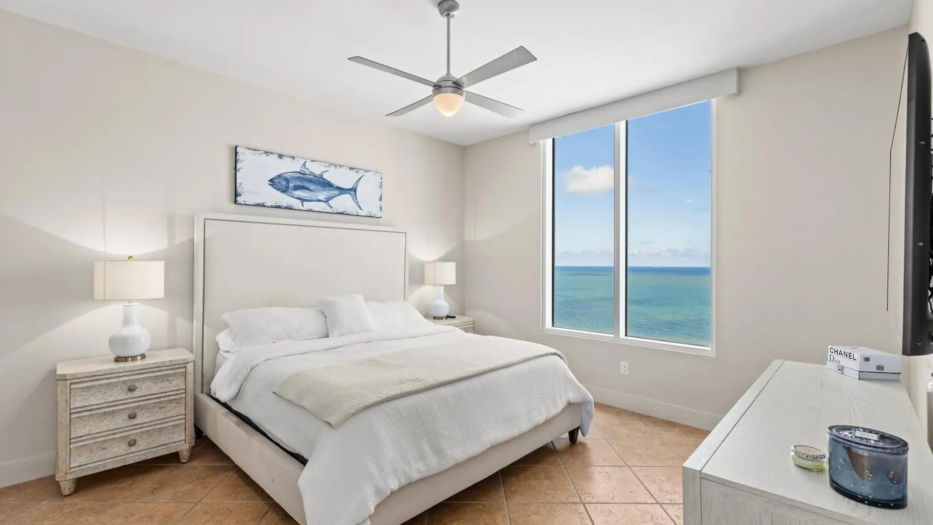 Apartment Sapphire & Unit # 2106 *