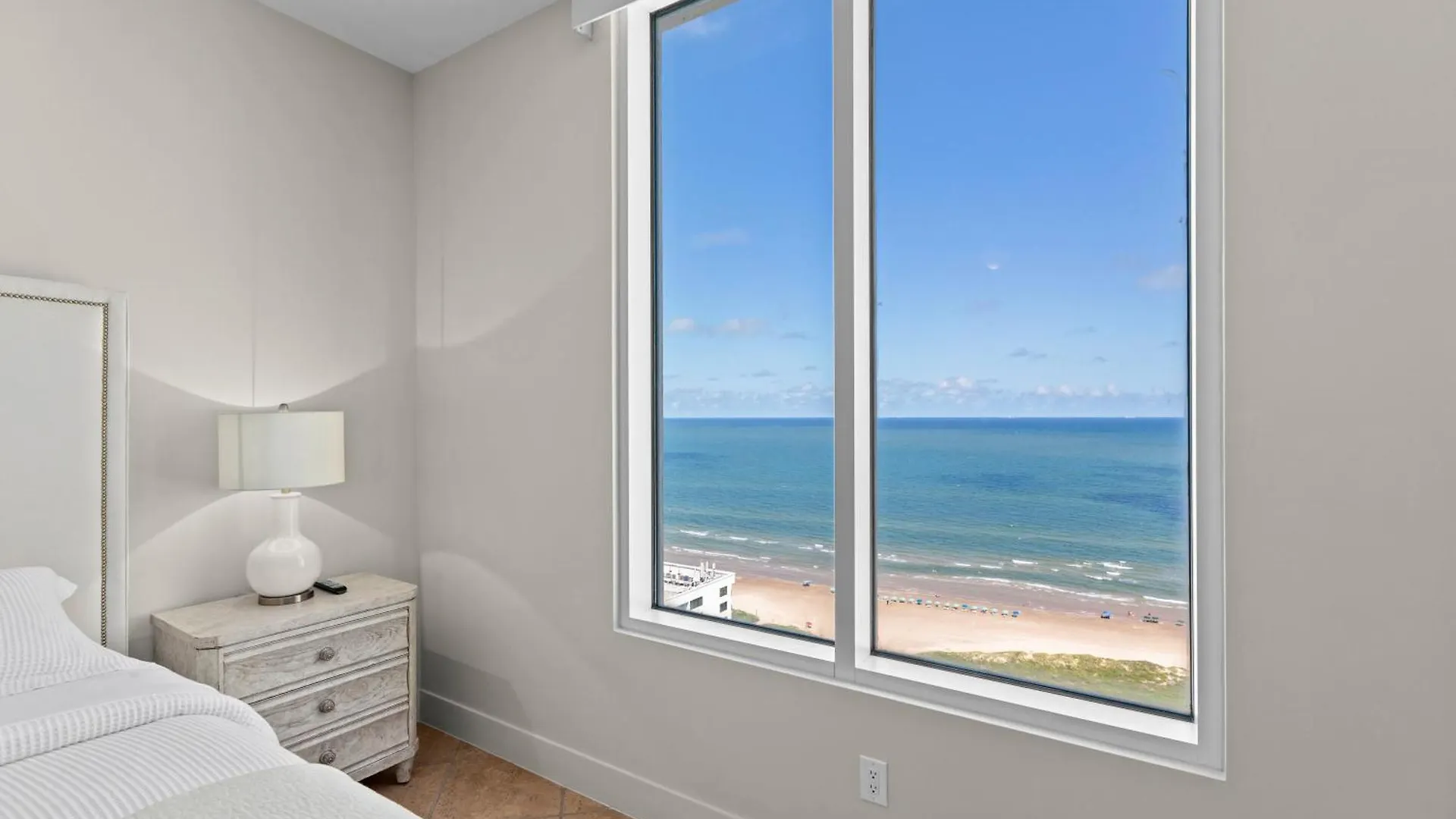 Sapphire & Unit # 2106 Apartment