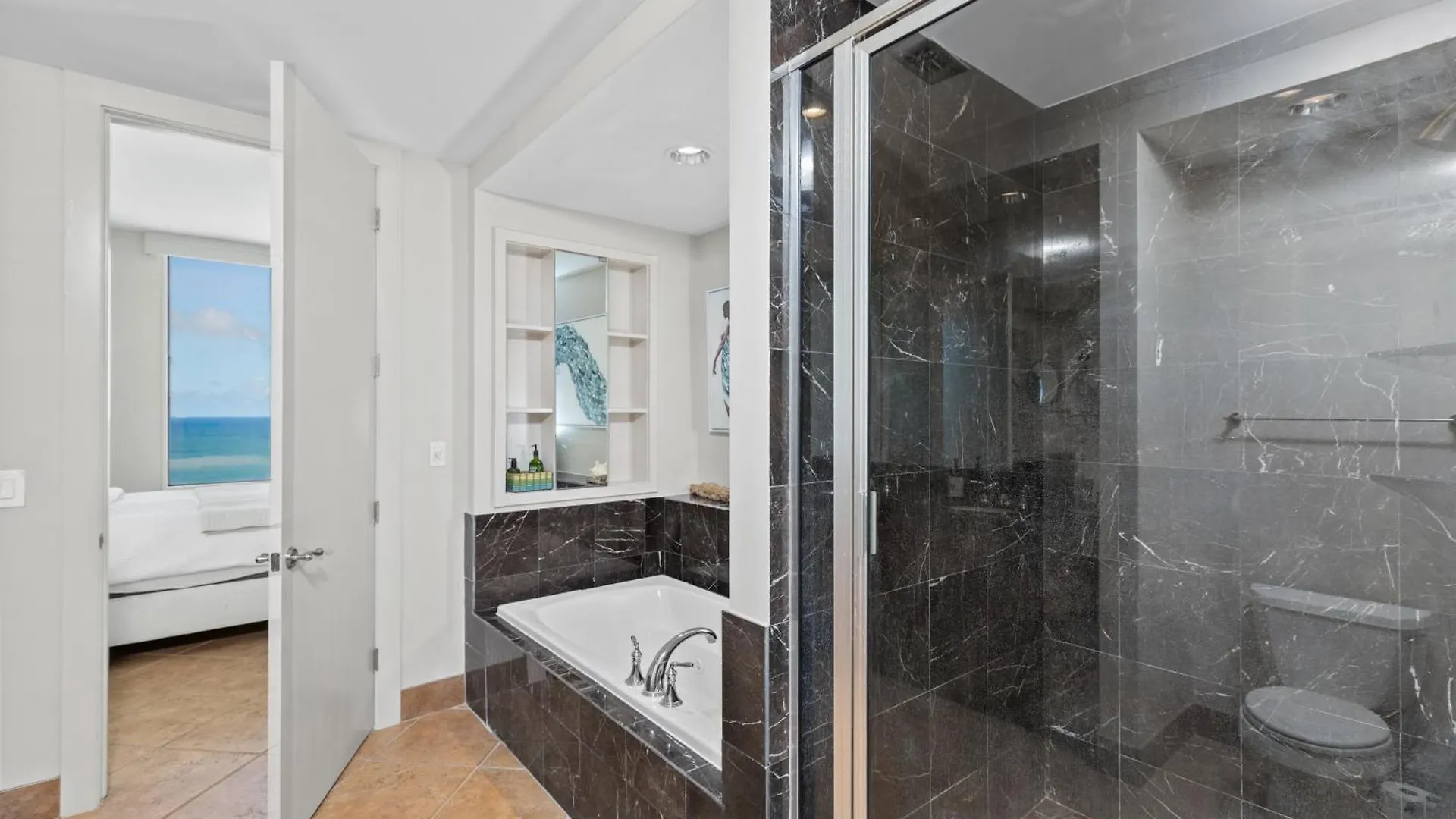 Apartment Sapphire & Unit # 2106