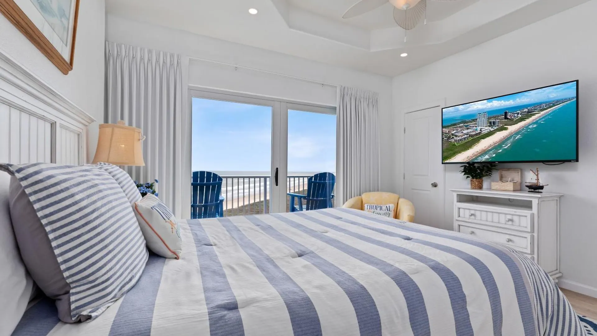 Aquarius Penthouse #1 *