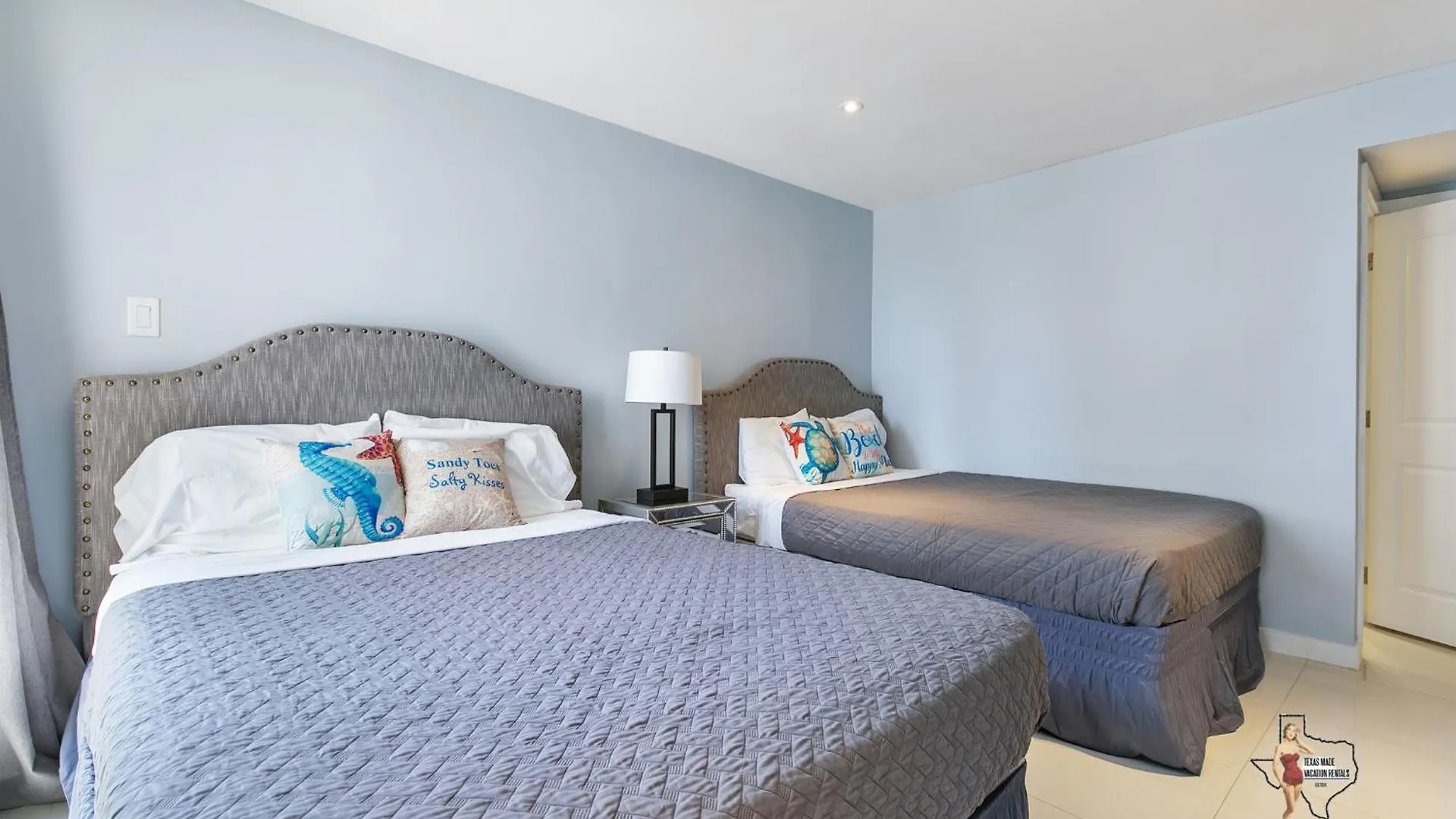 Bahia Mar Solare Beachfront With Two Pools