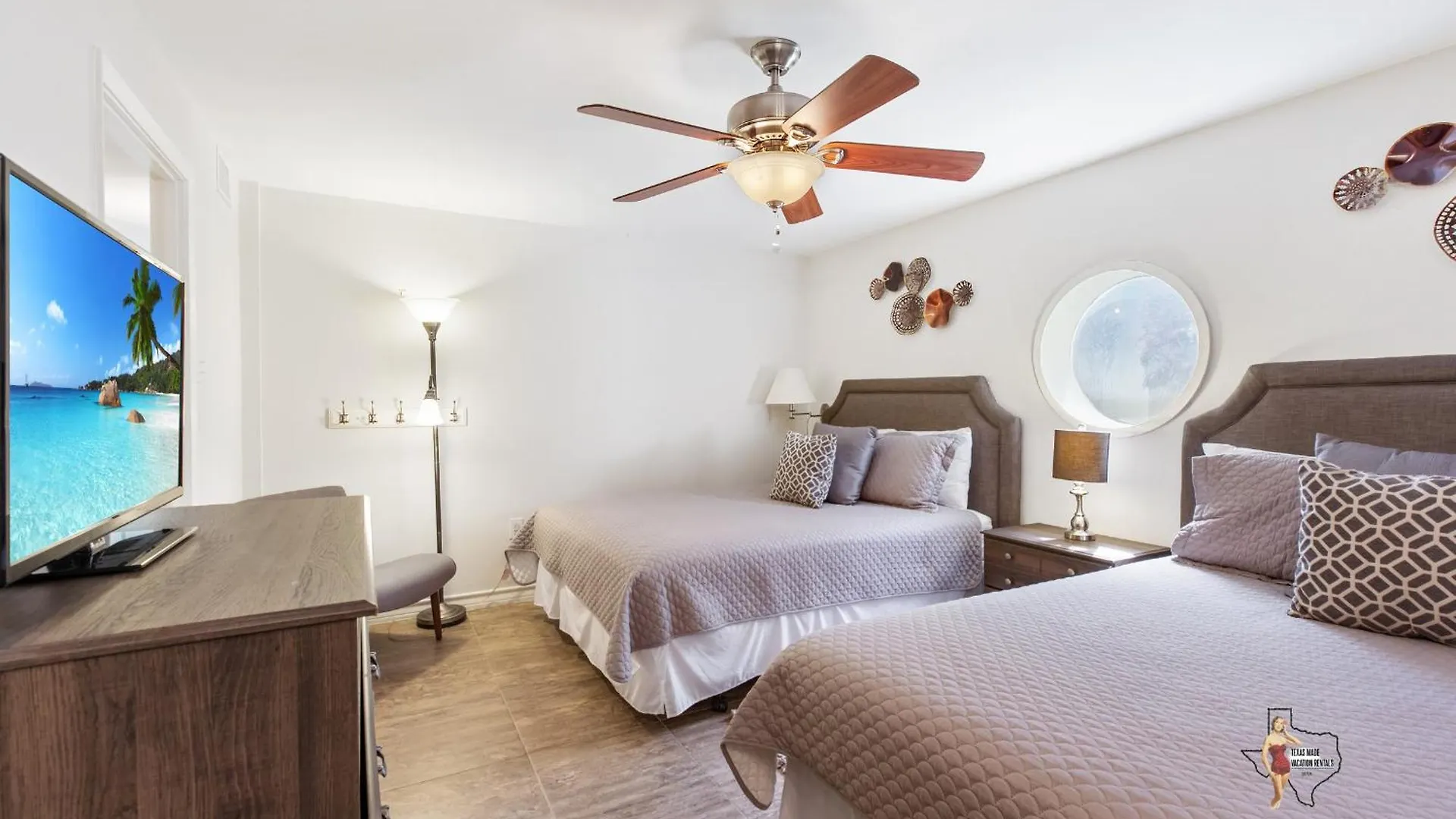 Bahia Mar Solare Beachfront With Two Pools *