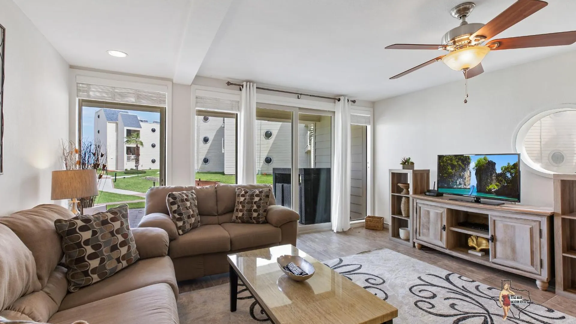Bahia Mar Solare Beachfront With Two Pools