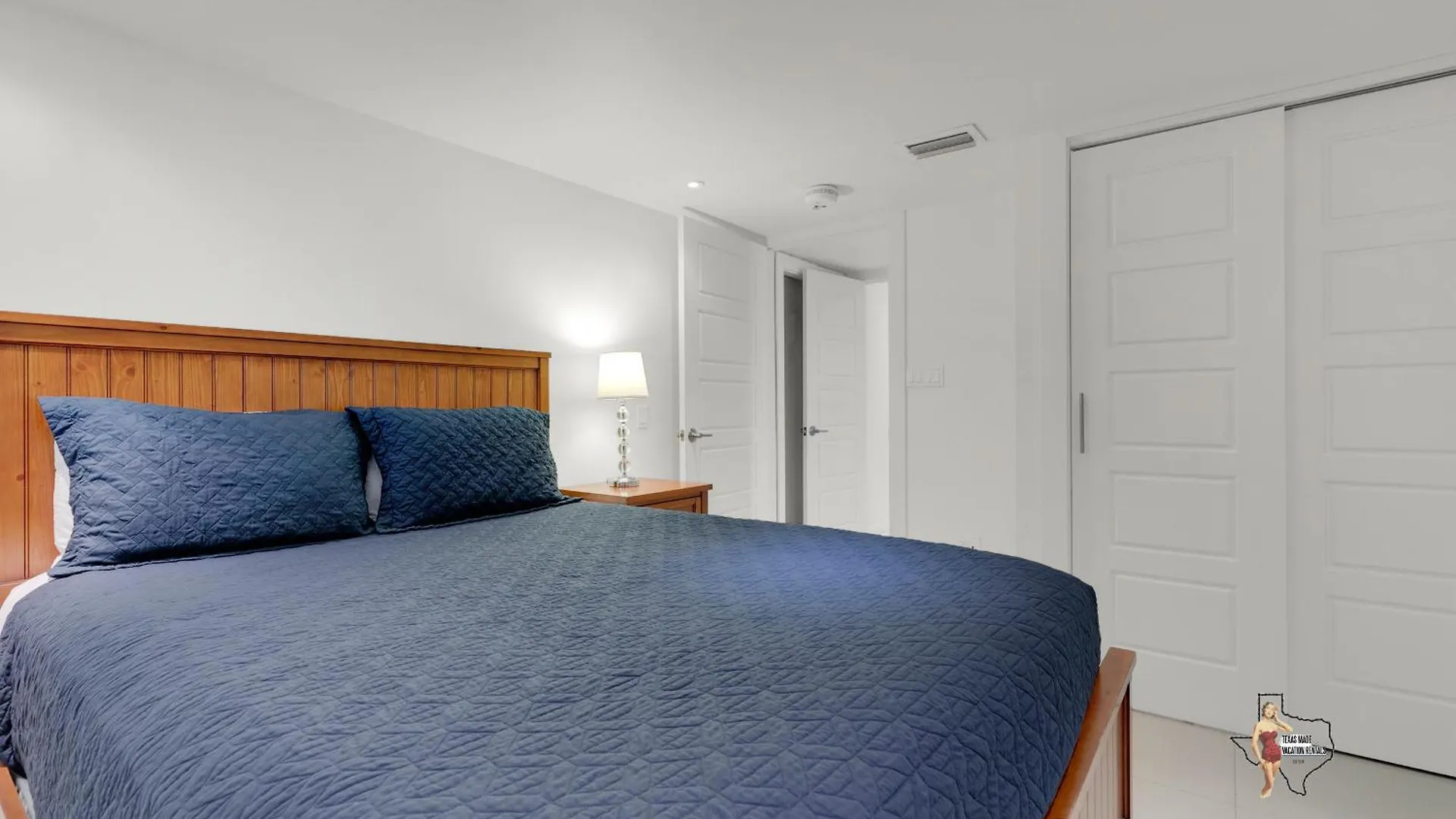 Bahia Mar Solare Beachfront With Two Pools *