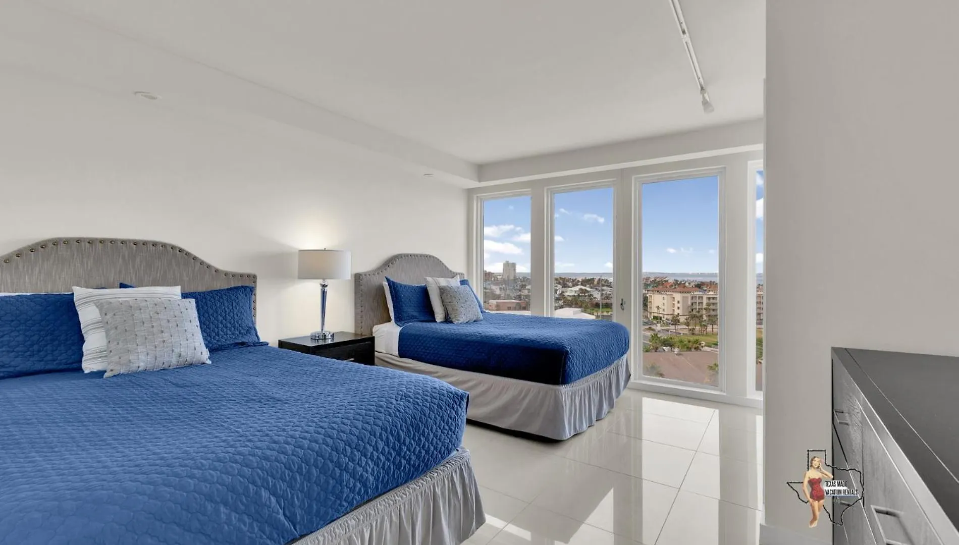 Bahia Mar-solare Tower, Beachfront With Two Pools Apartment