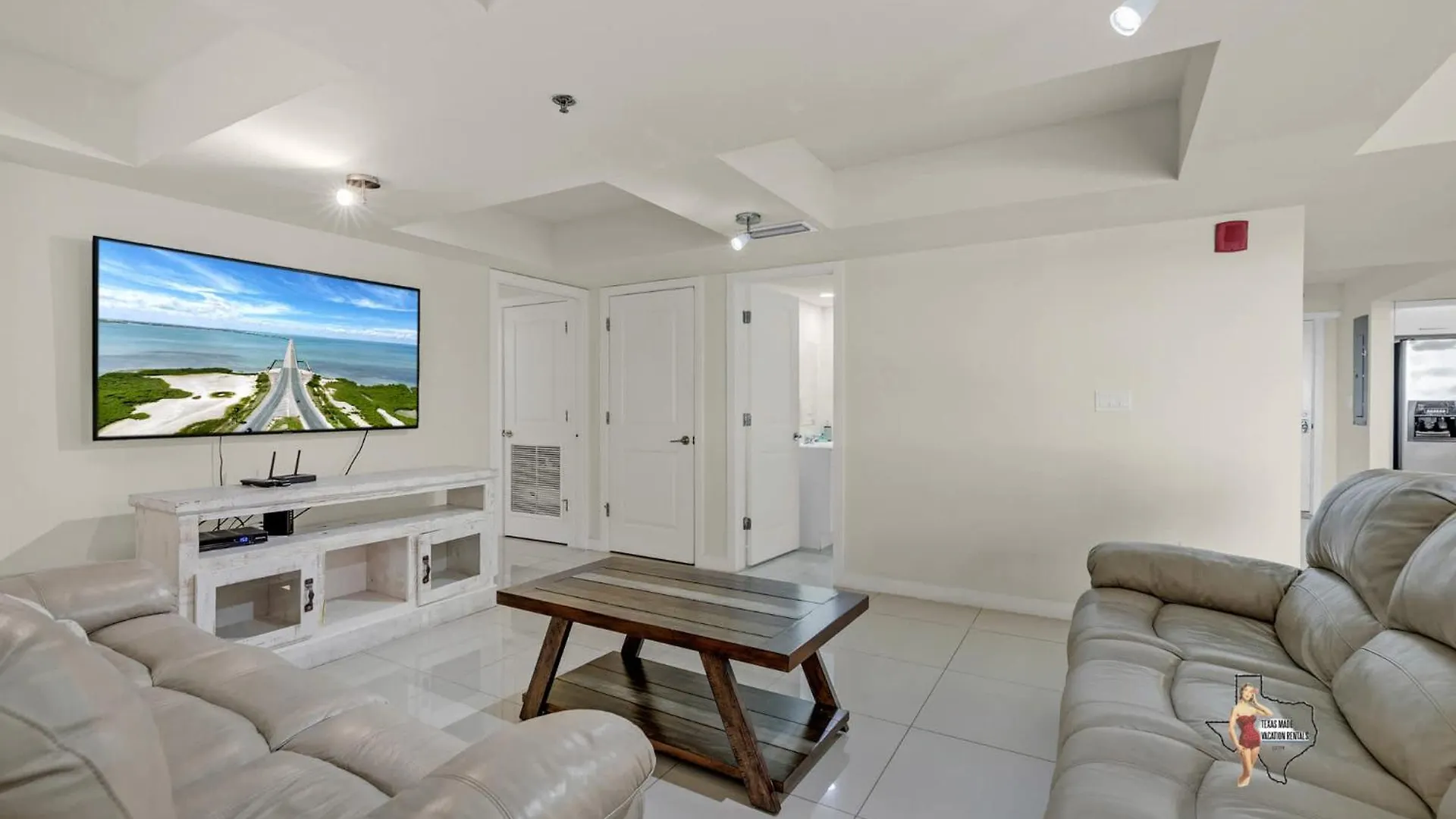 Apartment Bahia Mar-solare Tower, Beachfront With Two Pools