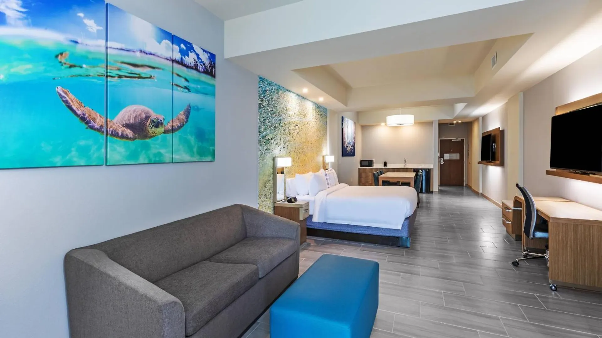 Courtyard 3*