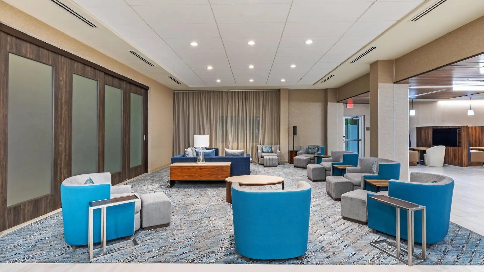 Courtyard Hotel 3*
