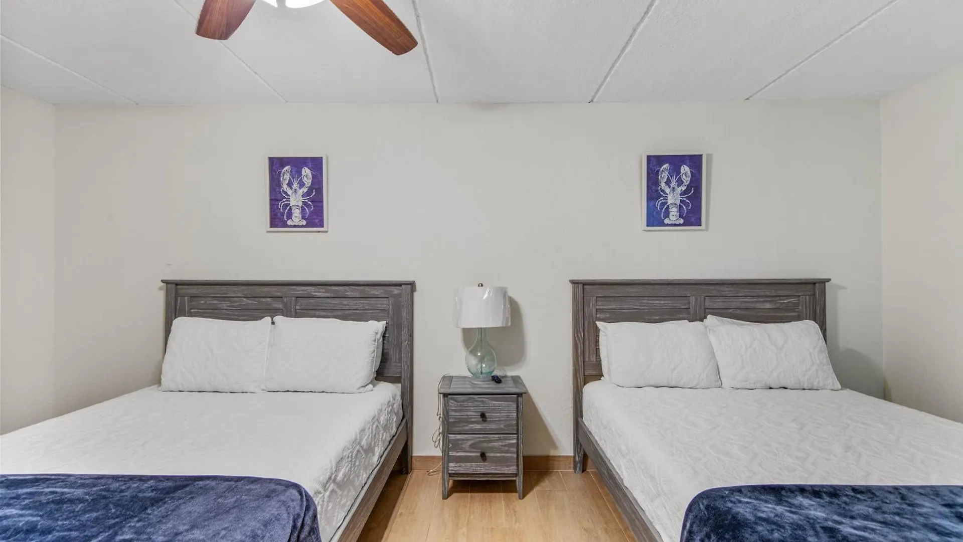 Holiday home Ground Floor Beachfront 2 Steps From Amenities Iv *