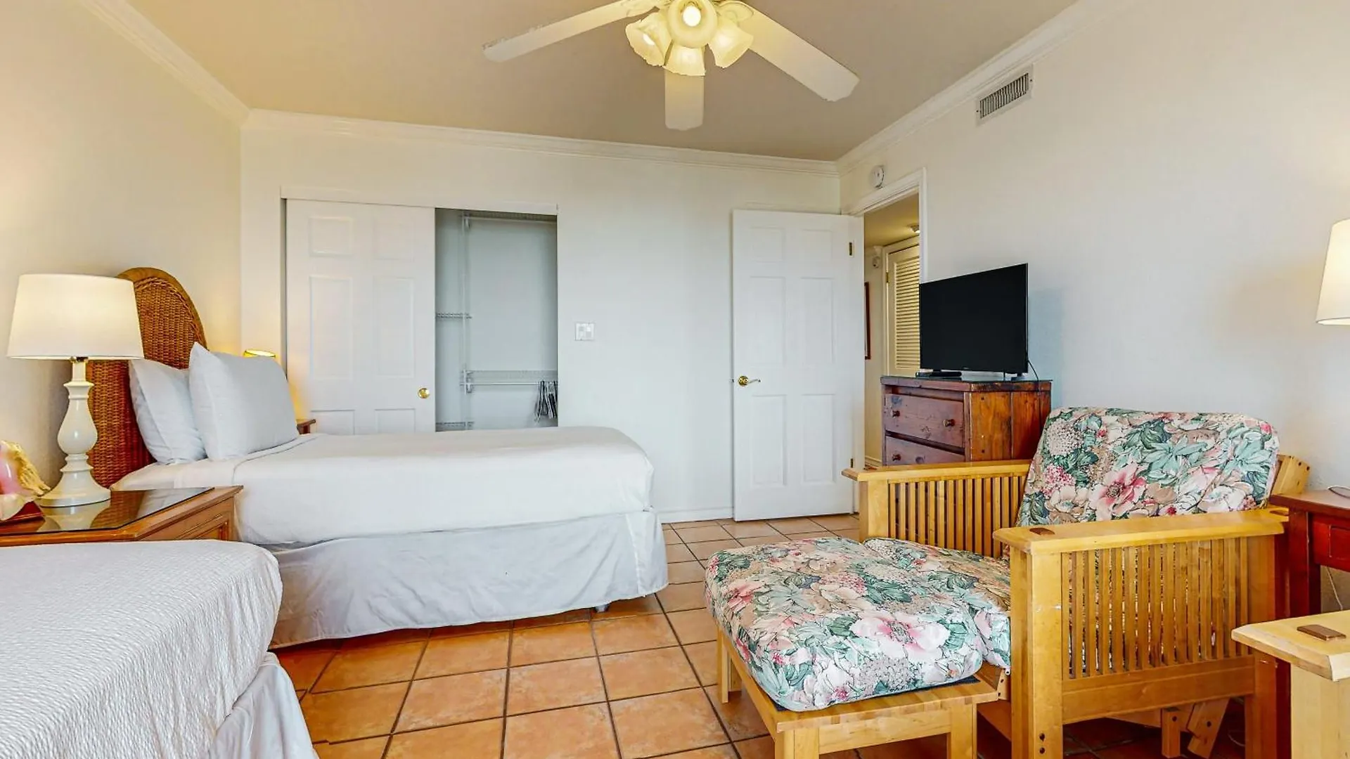 Apartment Ocean Vista #1101 *
