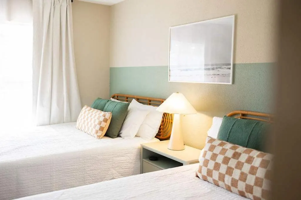 Holiday home 2 Bed 2 Bath 1st Floor W Pool By