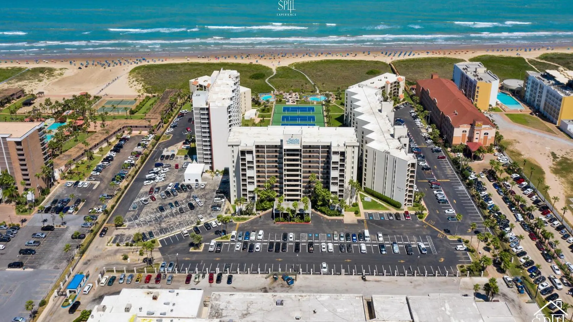 Amazing Views At Beachfront At Saida Towers Holiday home *