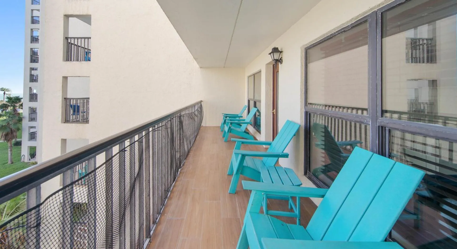 Amazing Views At Beachfront At Saida Towers Holiday home *