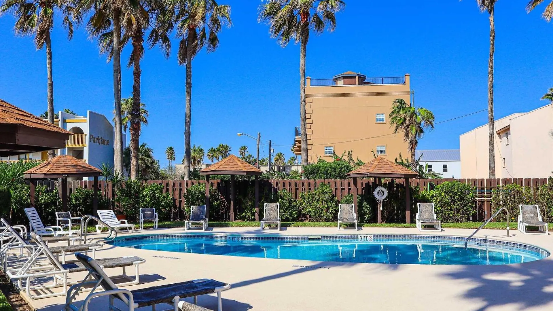 Apartment Surfside I 210 *