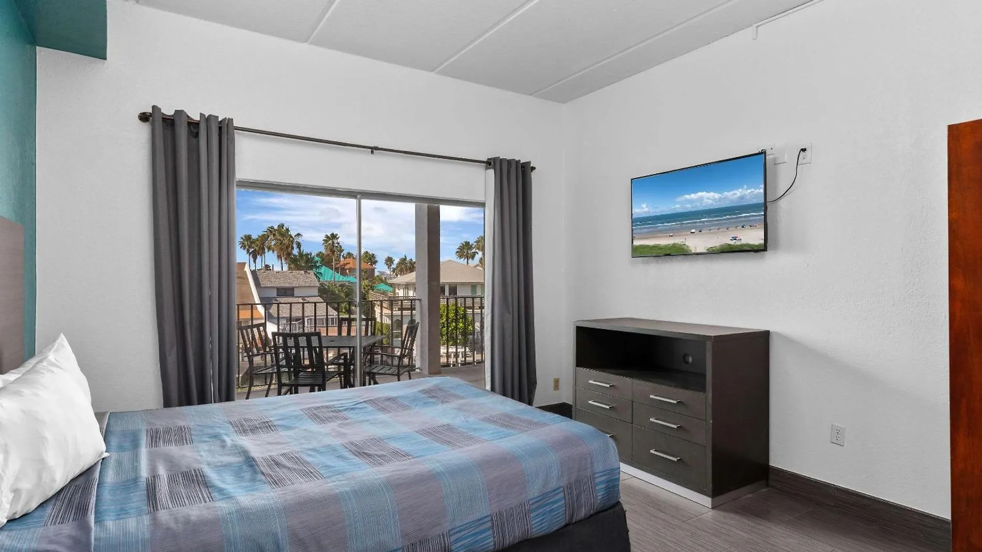 Windwater And Marina Hotel 2*