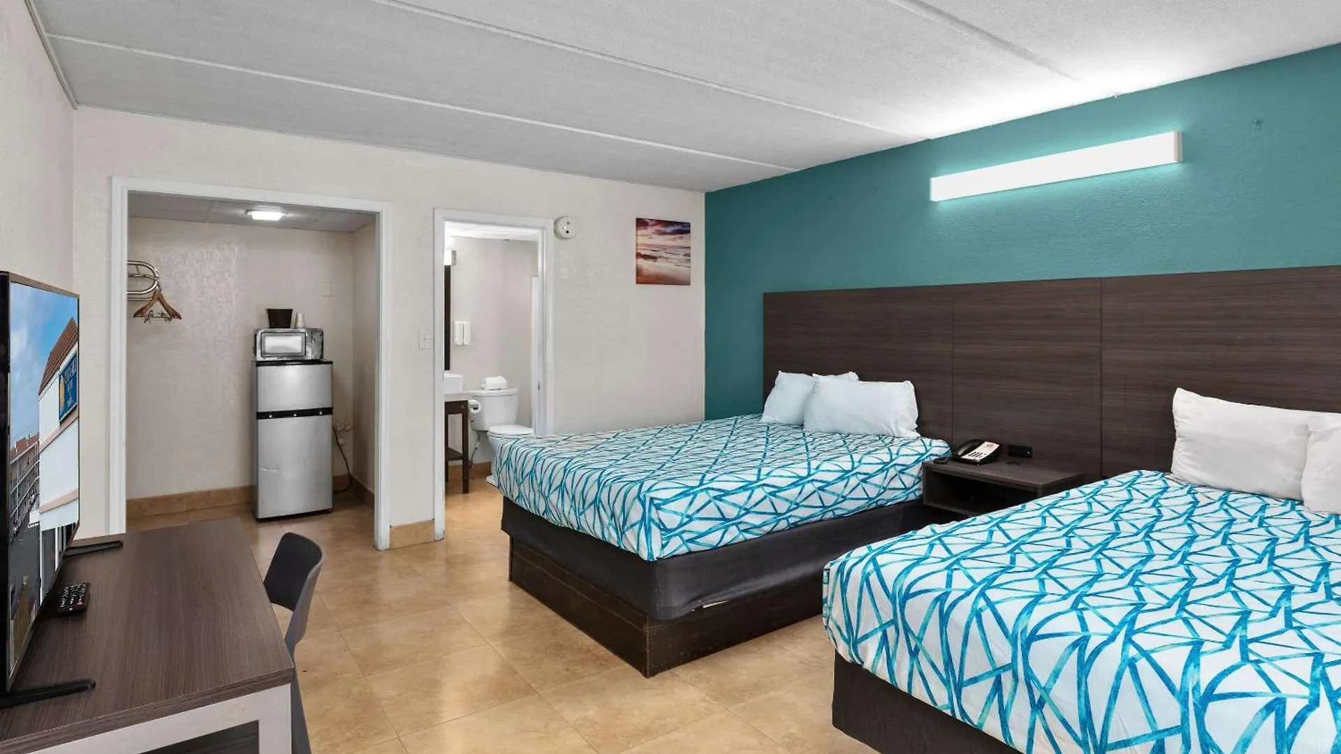 Windwater And Marina Hotel