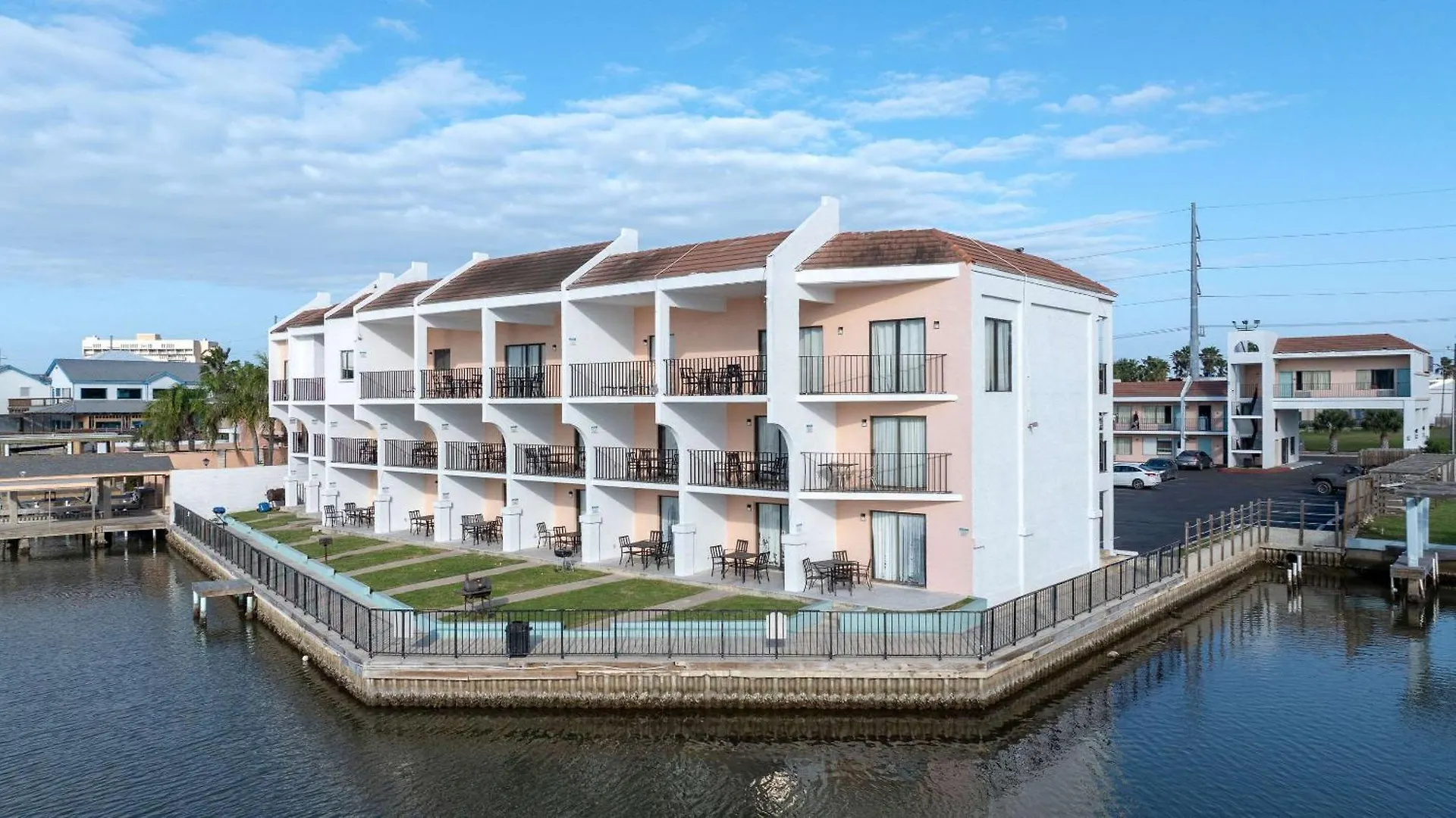 Windwater And Marina Hotel South Padre Island